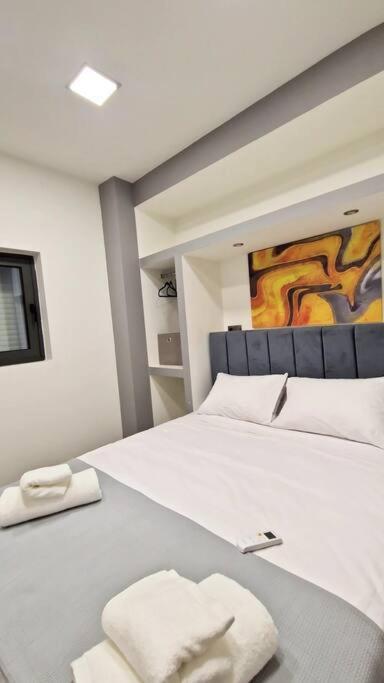 Faronita - Luxury Apt In The Heart Of كالاماتا المظهر الخارجي الصورة