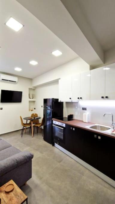 Faronita - Luxury Apt In The Heart Of كالاماتا المظهر الخارجي الصورة