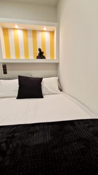 Faronita - Luxury Apt In The Heart Of كالاماتا المظهر الخارجي الصورة