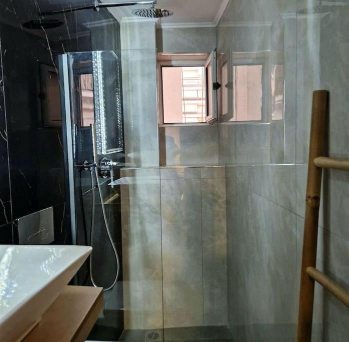 Faronita - Luxury Apt In The Heart Of كالاماتا المظهر الخارجي الصورة